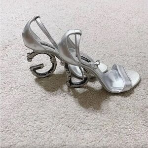 Dolce&Gabbana, size 38, silver pump